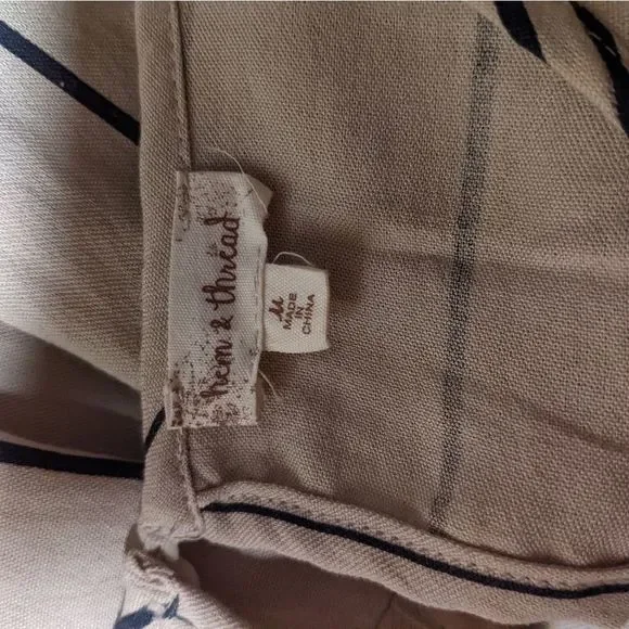 Hem & Thread Top. M - Picture 4 of 5